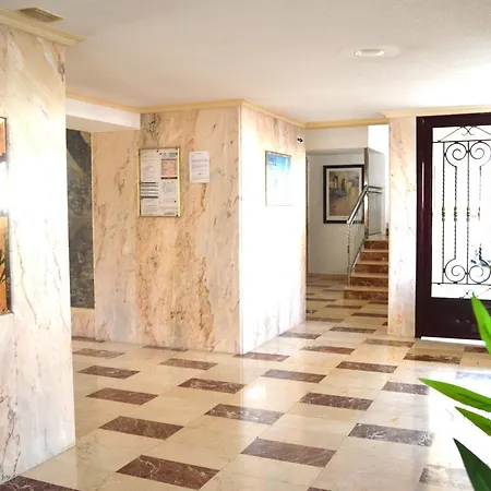 No Future Bookings Please Appartement