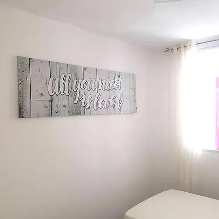Appartement No Future Bookings Please *